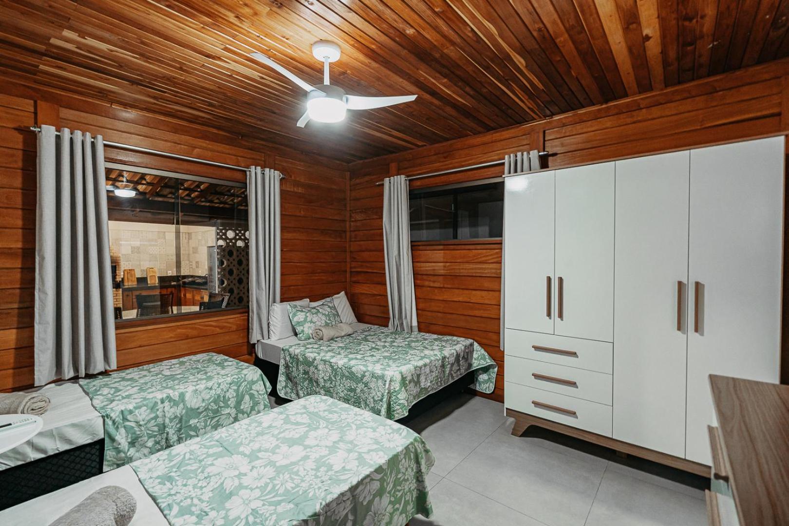 Casadecastelhanos, Quadra Do Mar De Castelhanos, 4 Suites Com Ar, Churrasqueira, Piscina, Hidromassagem, Cozinha Integrada Gourmet Ideal Para Familia E Amigos 안치에타 외부 사진