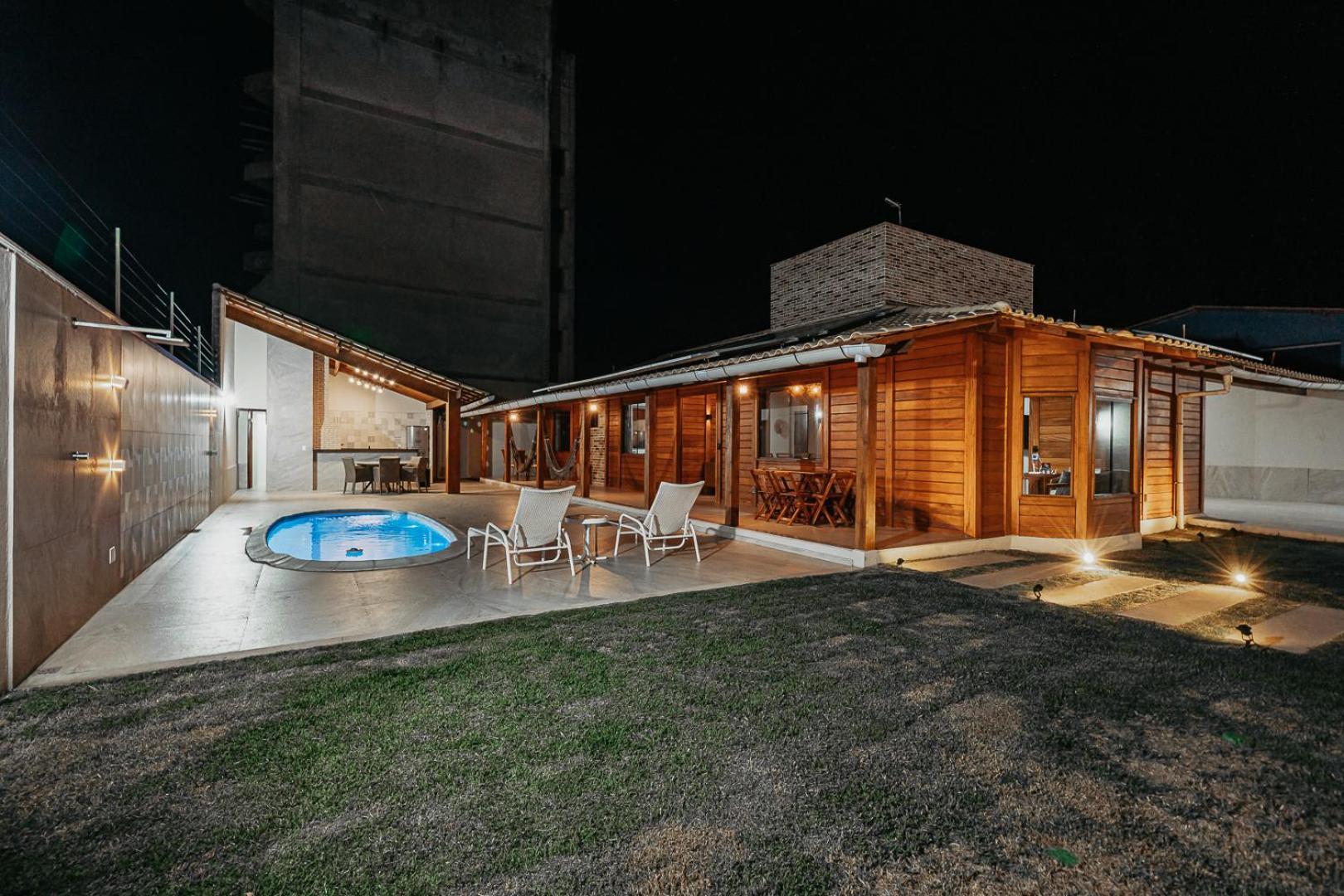 Casadecastelhanos, Quadra Do Mar De Castelhanos, 4 Suites Com Ar, Churrasqueira, Piscina, Hidromassagem, Cozinha Integrada Gourmet Ideal Para Familia E Amigos 안치에타 외부 사진