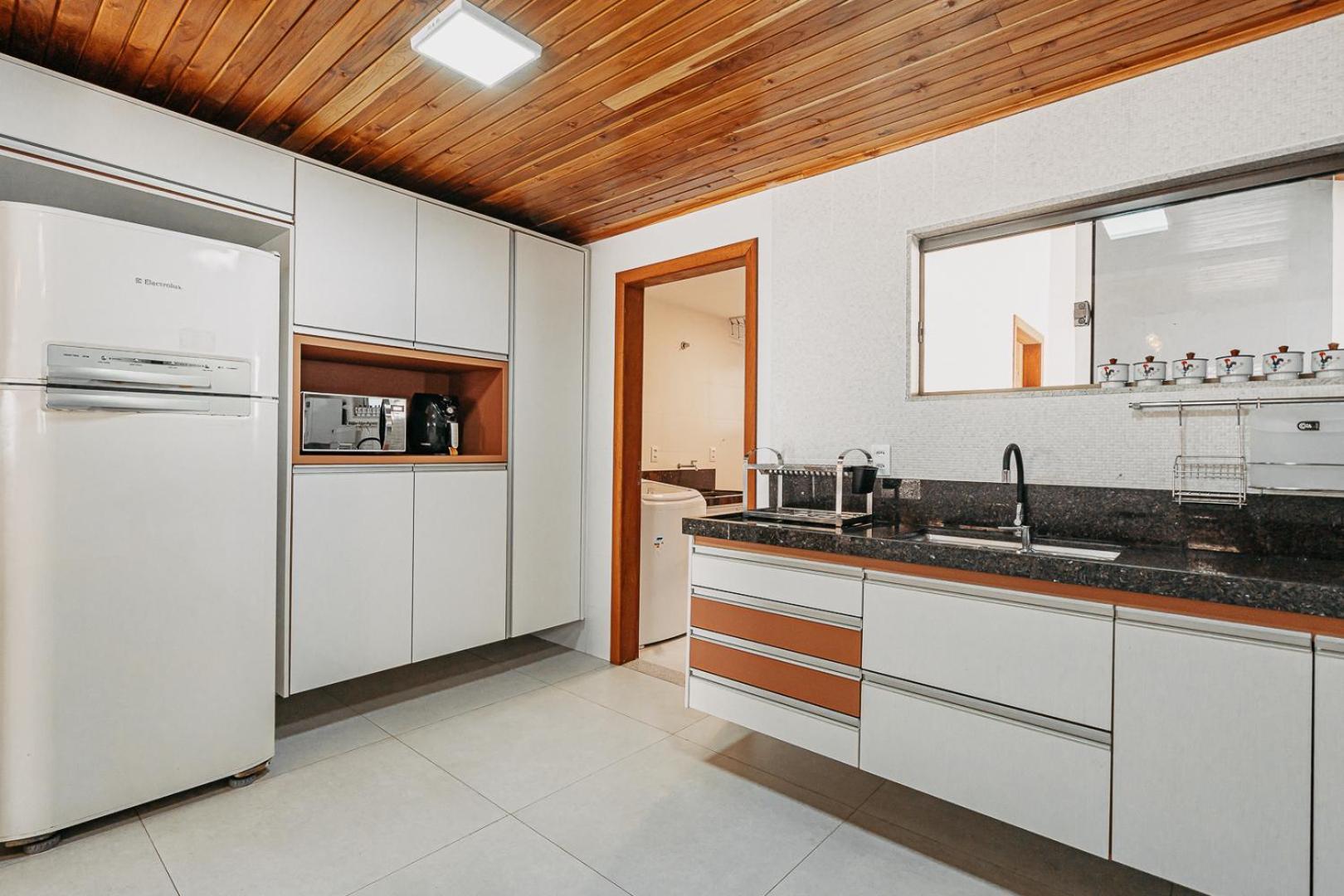 Casadecastelhanos, Quadra Do Mar De Castelhanos, 4 Suites Com Ar, Churrasqueira, Piscina, Hidromassagem, Cozinha Integrada Gourmet Ideal Para Familia E Amigos 안치에타 외부 사진
